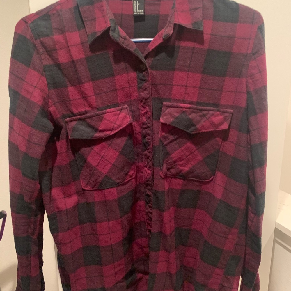 F21 PURPLE/BLACK FLANNEL TOP